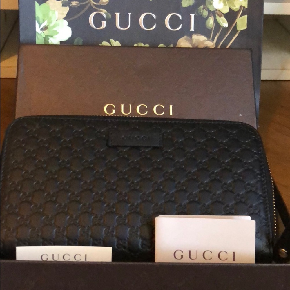 Microguccissima soft black zip wallet